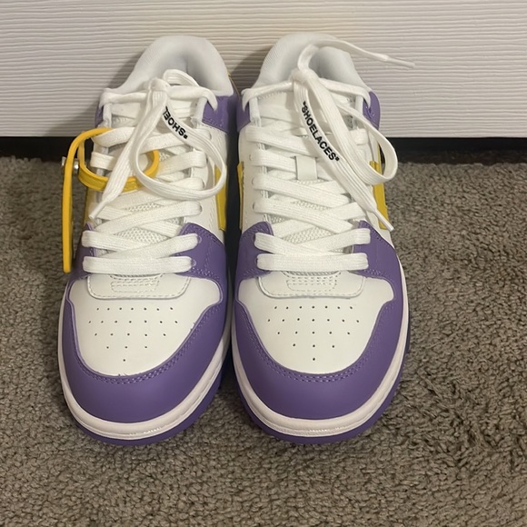 Off- White Sneaker - Picture 2 of 7